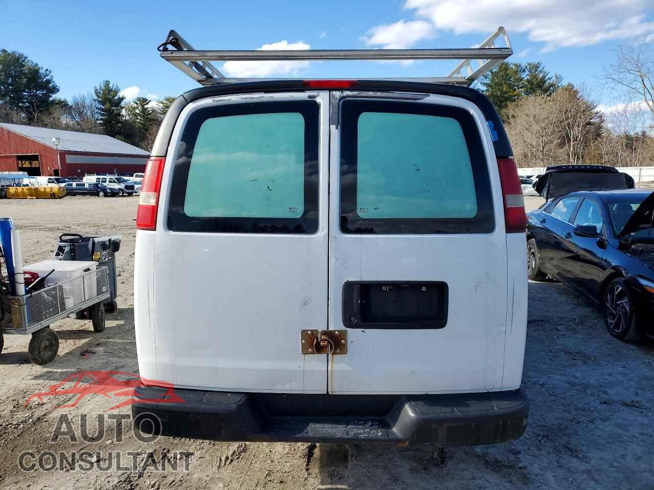 CHEVROLET EXPRESS 2011 - 1GCWGFFA3B1160704