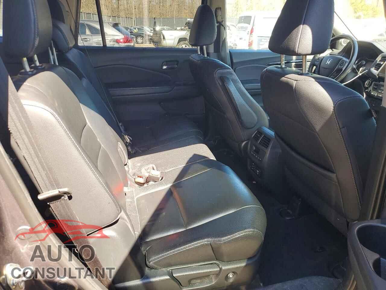 HONDA PILOT 2017 - 5FNYF6H94HB045110