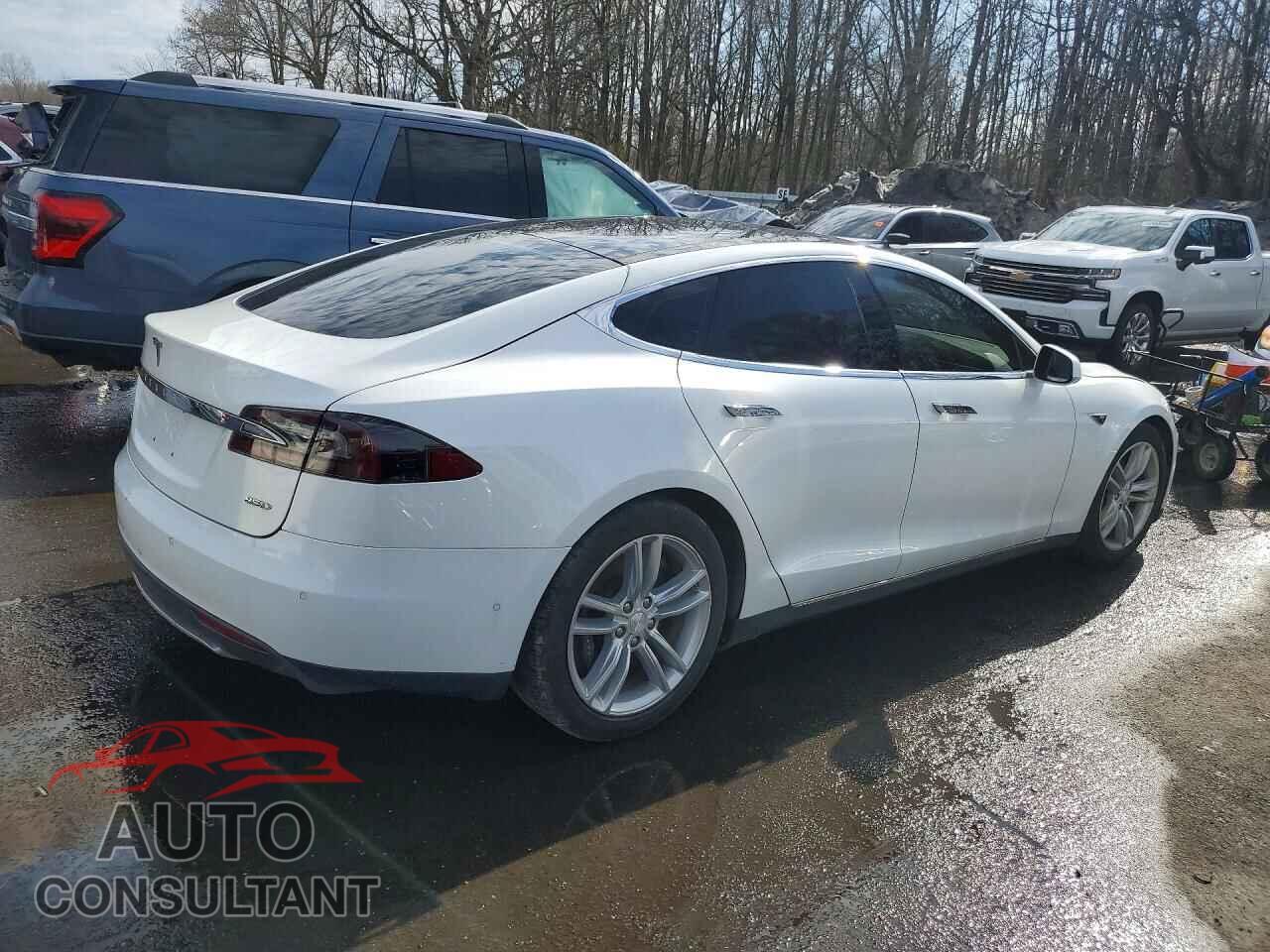 TESLA MODEL S 2015 - 5YJSA1H22FF095883