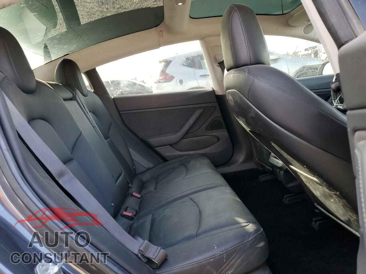 TESLA MODEL 3 2017 - 5YJ3E1EA8HF001299