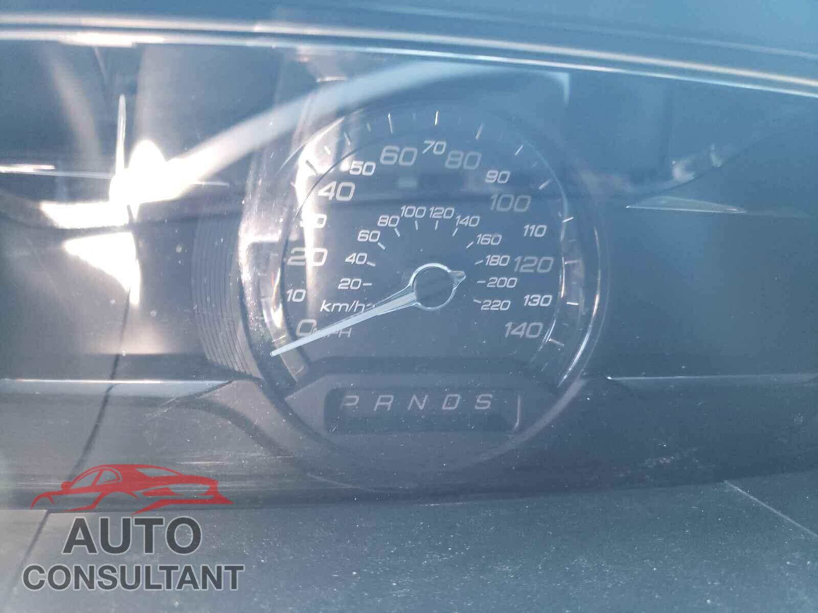 FORD TAURUS 2017 - 1FAHP2E86HG137025
