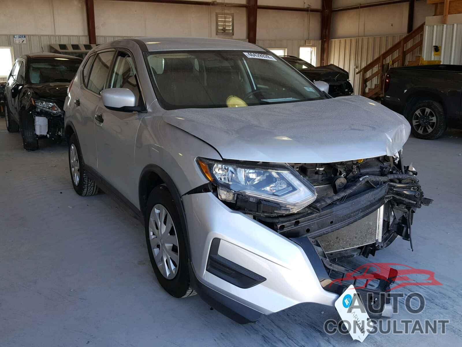 NISSAN ROGUE S 2017 - KNMAT2MTXHP529552