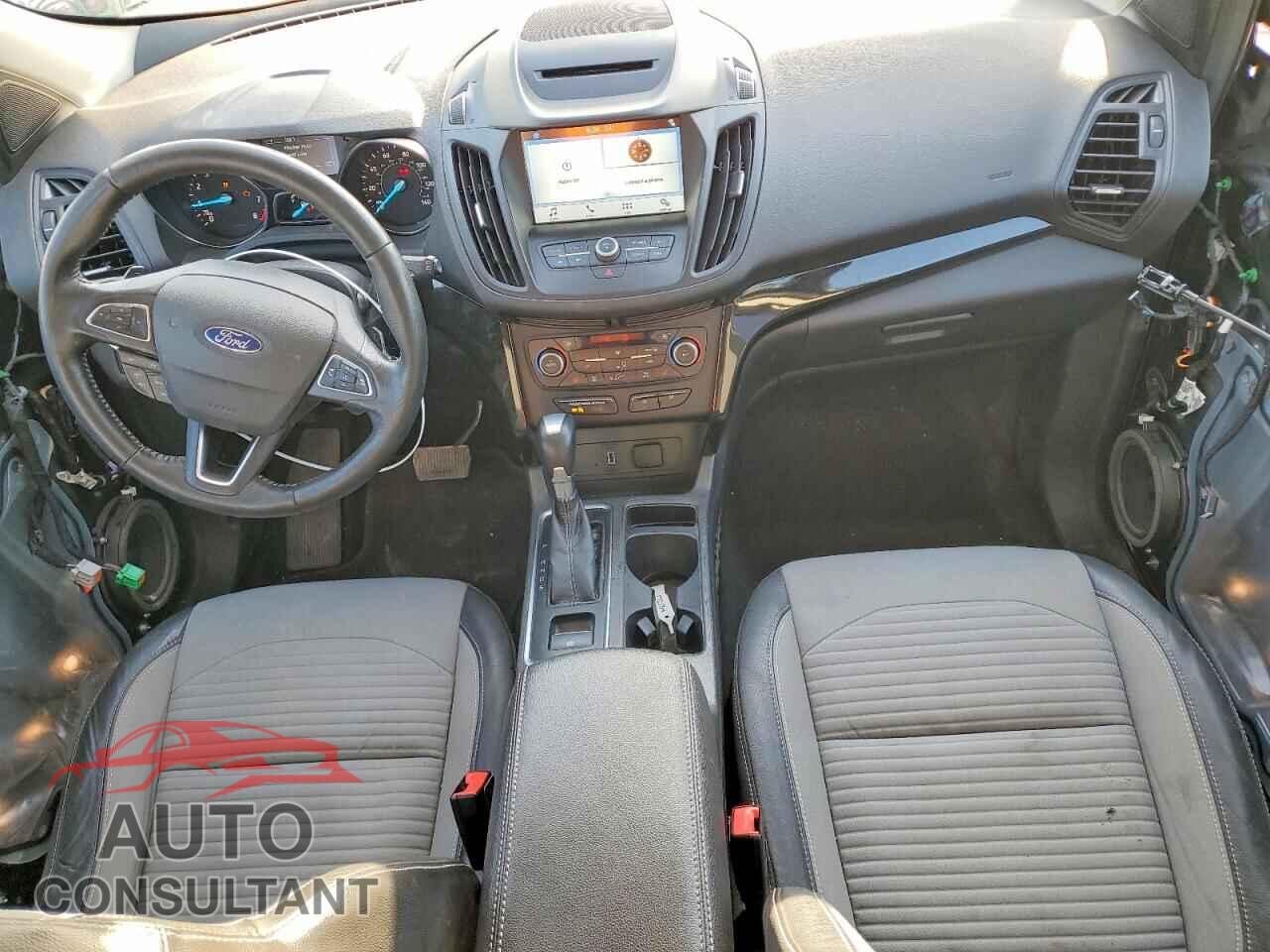 FORD ESCAPE 2018 - 1FMCU0GD8JUD20649