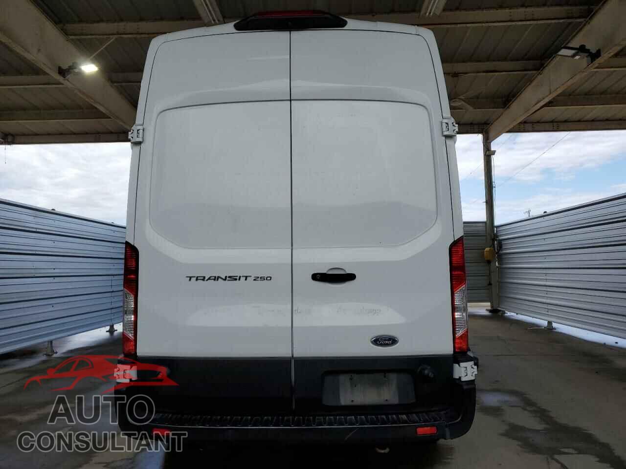 FORD TRANSIT 2019 - 1FTYR2XM6KKA50616