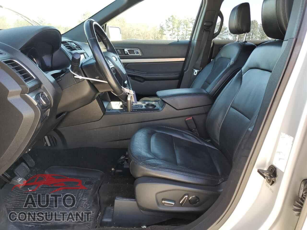 FORD EXPLORER 2018 - 1FM5K7D88JGA33213