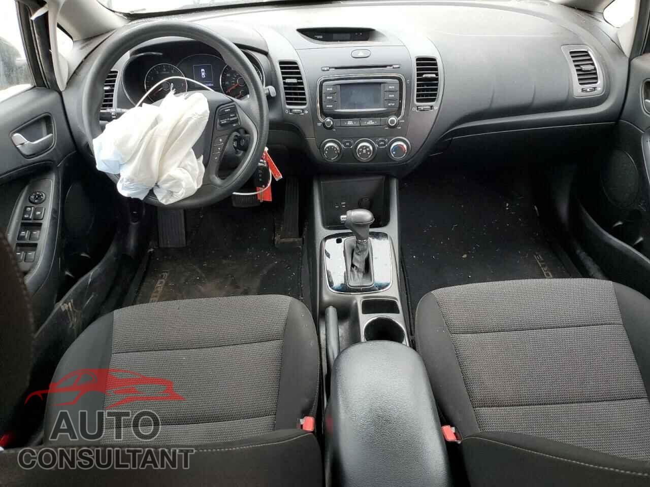 KIA FORTE 2018 - 3KPFK4A75JE272768