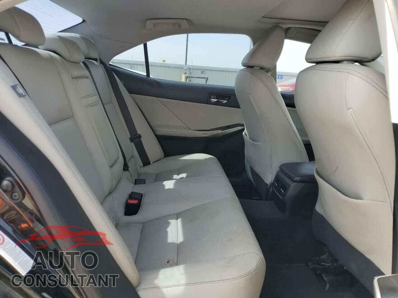 LEXUS IS 2014 - JTHBF1D23E5009325
