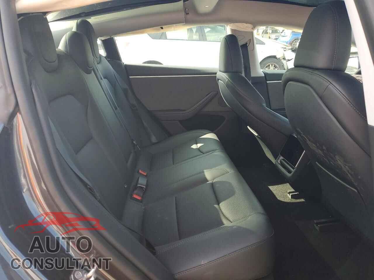 TESLA MODEL 3 2024 - 5YJ3E1EA9RF782139