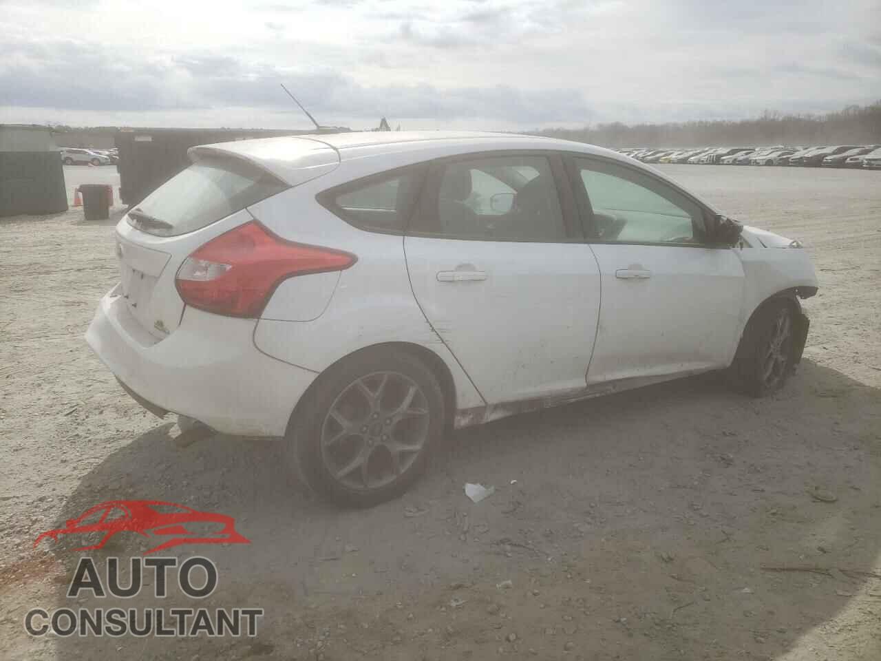 FORD FOCUS 2014 - 1FADP3K2XEL213076