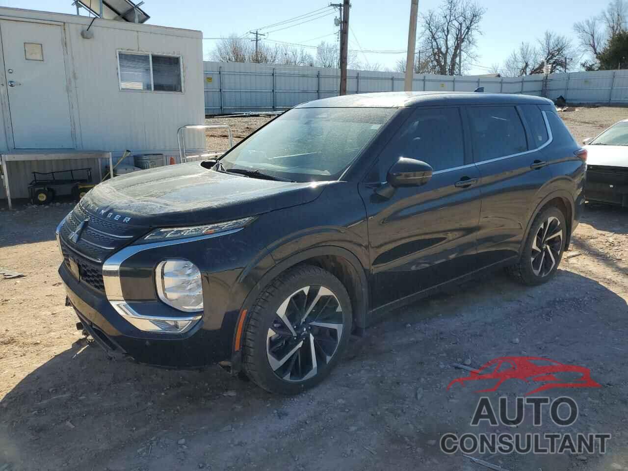 MITSUBISHI OUTLANDER 2023 - JA4J3UA83PZ021383