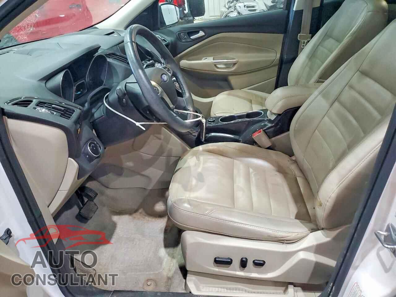 FORD ESCAPE 2015 - 1FMCU9J97FUC07372
