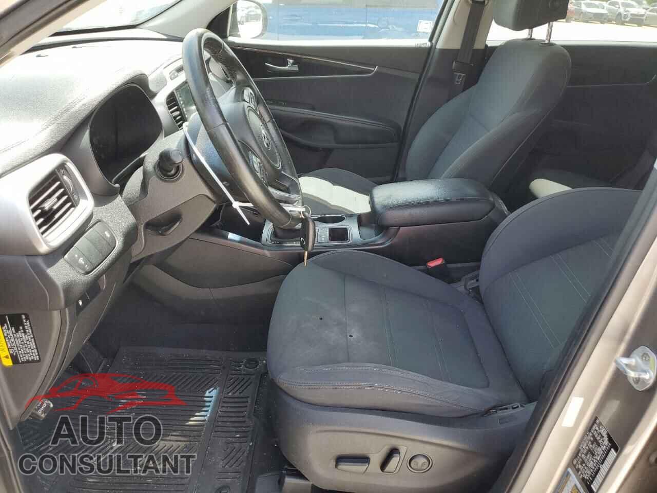 KIA SORENTO 2017 - 5XYPG4A32HG241994