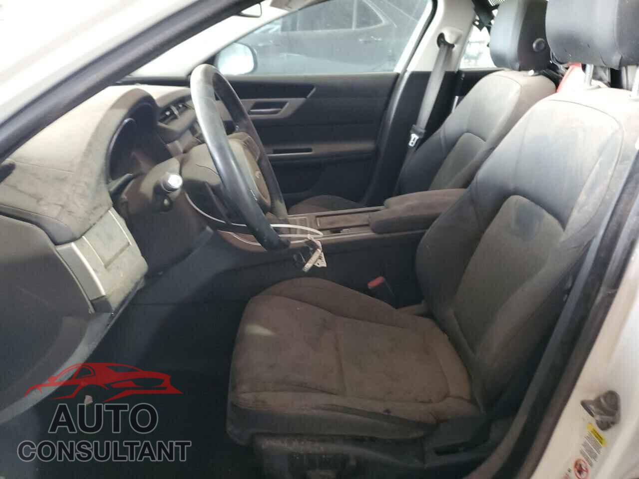 JAGUAR XF 2017 - SAJBD4BVXHCY35581