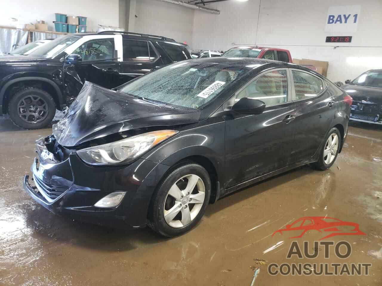 HYUNDAI ELANTRA 2013 - KMHDH4AE7DU561785