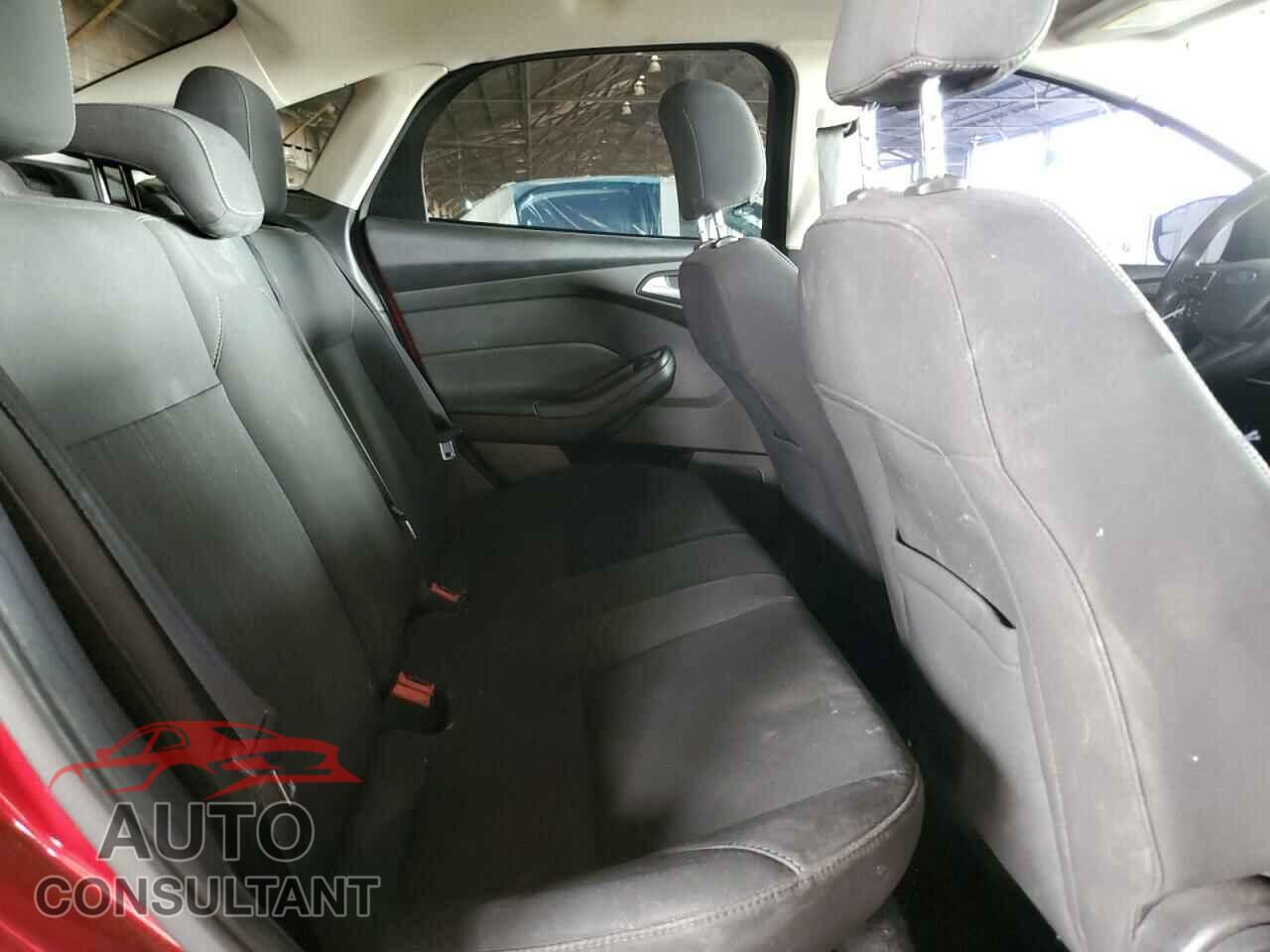 FORD FOCUS 2015 - 1FADP3F2XFL342222