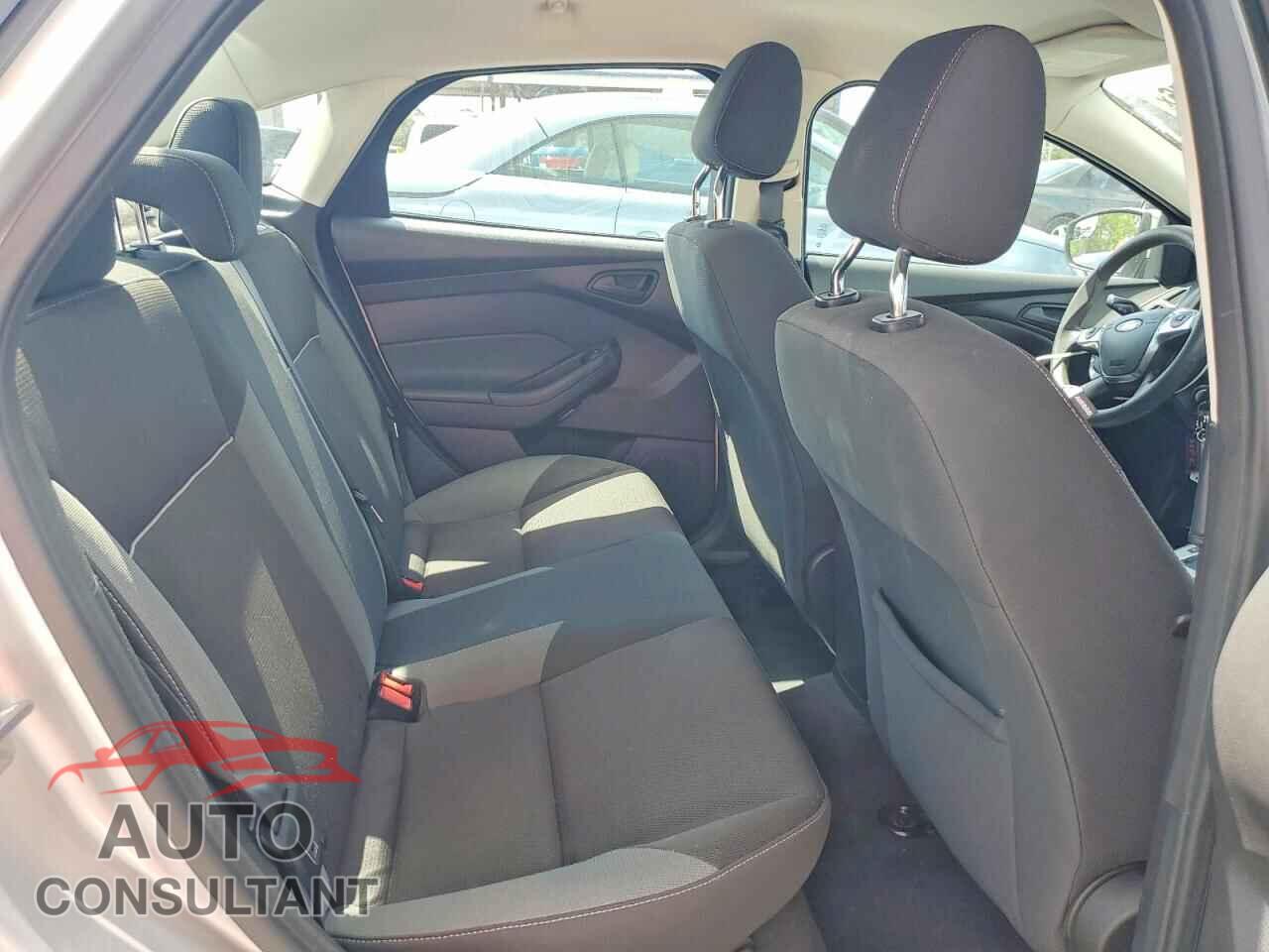 FORD FOCUS 2012 - 1FAHP3F26CL124520