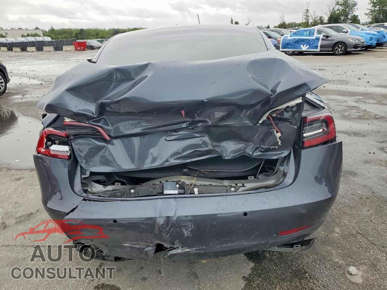 TESLA MODEL 3 2018 - 5YJ3E1EB3JF121137