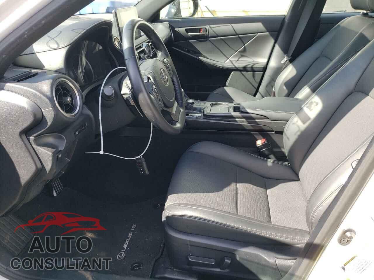 LEXUS IS 2021 - JTHC81F22M5044545