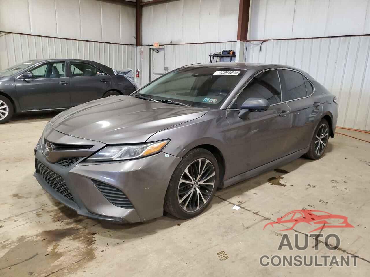 TOYOTA CAMRY 2018 - 4T1B11HK3JU038278