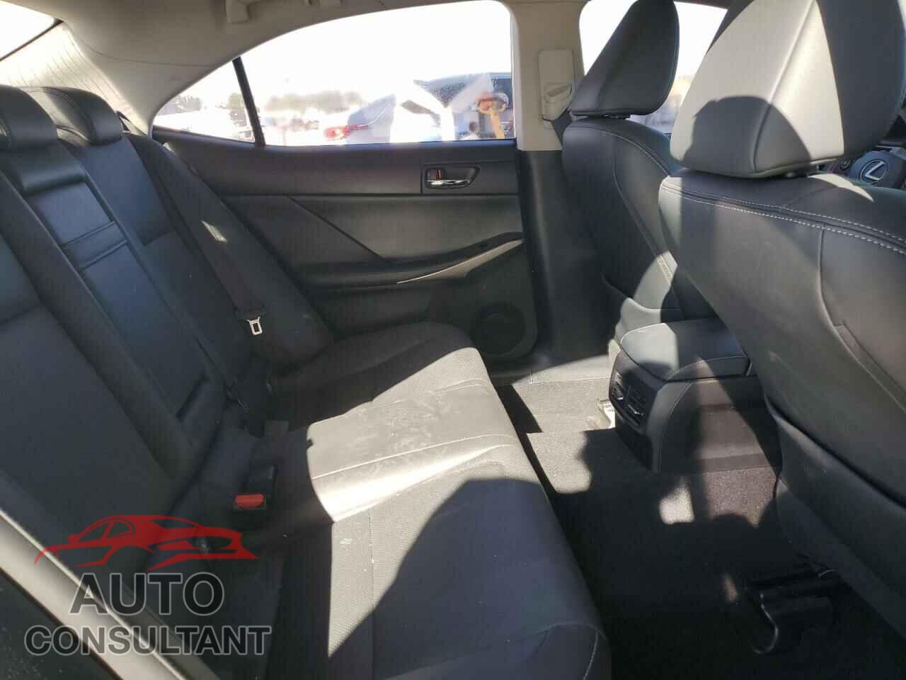 LEXUS IS 2016 - JTHBA1D22G5004876