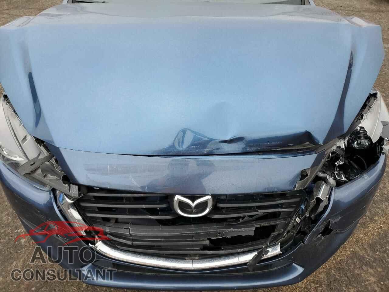 MAZDA 3 2018 - 3MZBN1L32JM268873