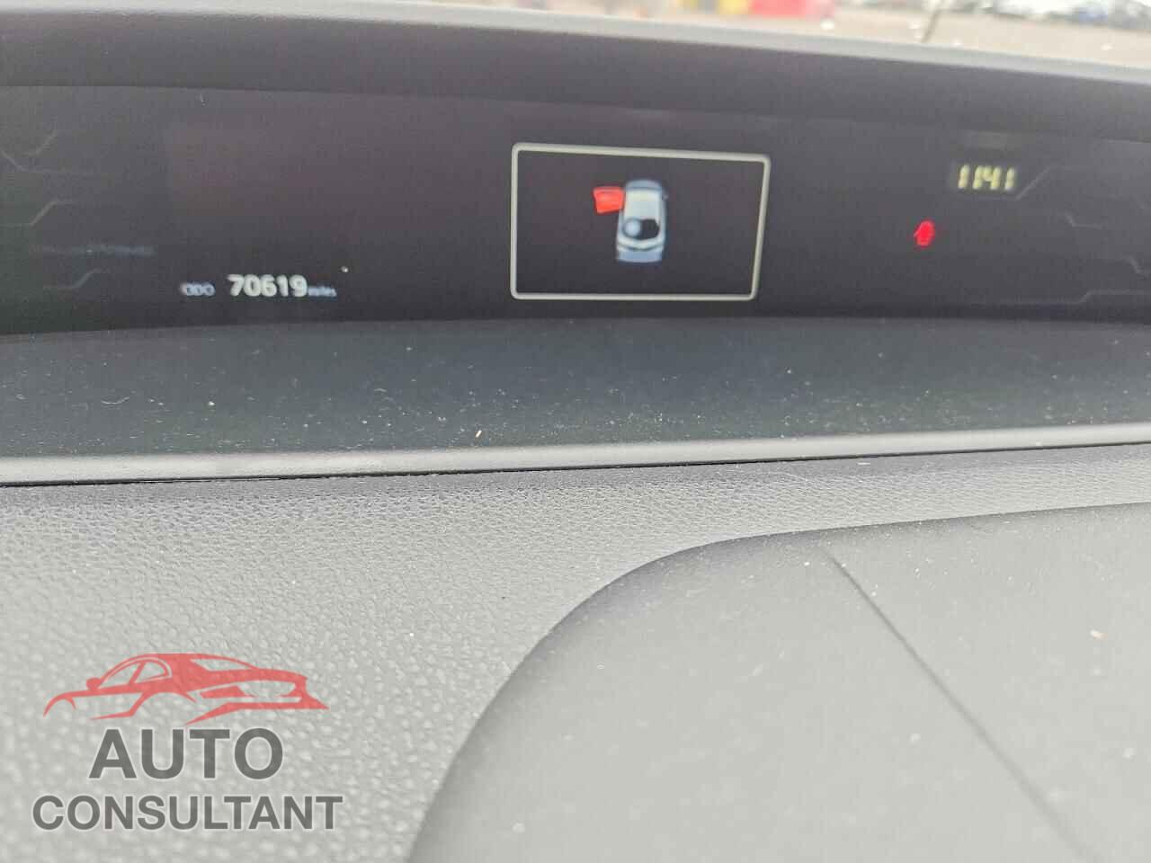 TOYOTA PRIUS 2017 - JTDKARFP7H3011585