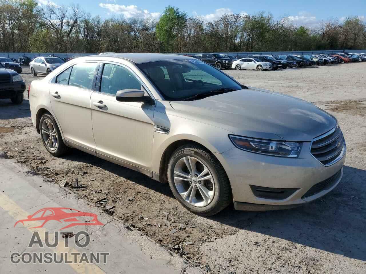 FORD TAURUS 2018 - 1FAHP2E84JG126806