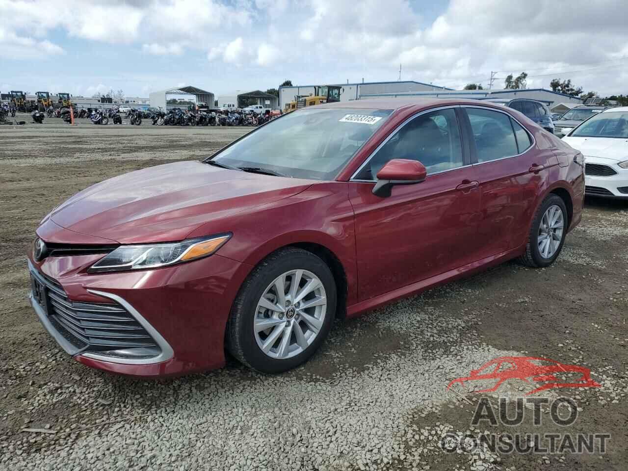 TOYOTA CAMRY 2022 - 4T1C11AK4NU499865