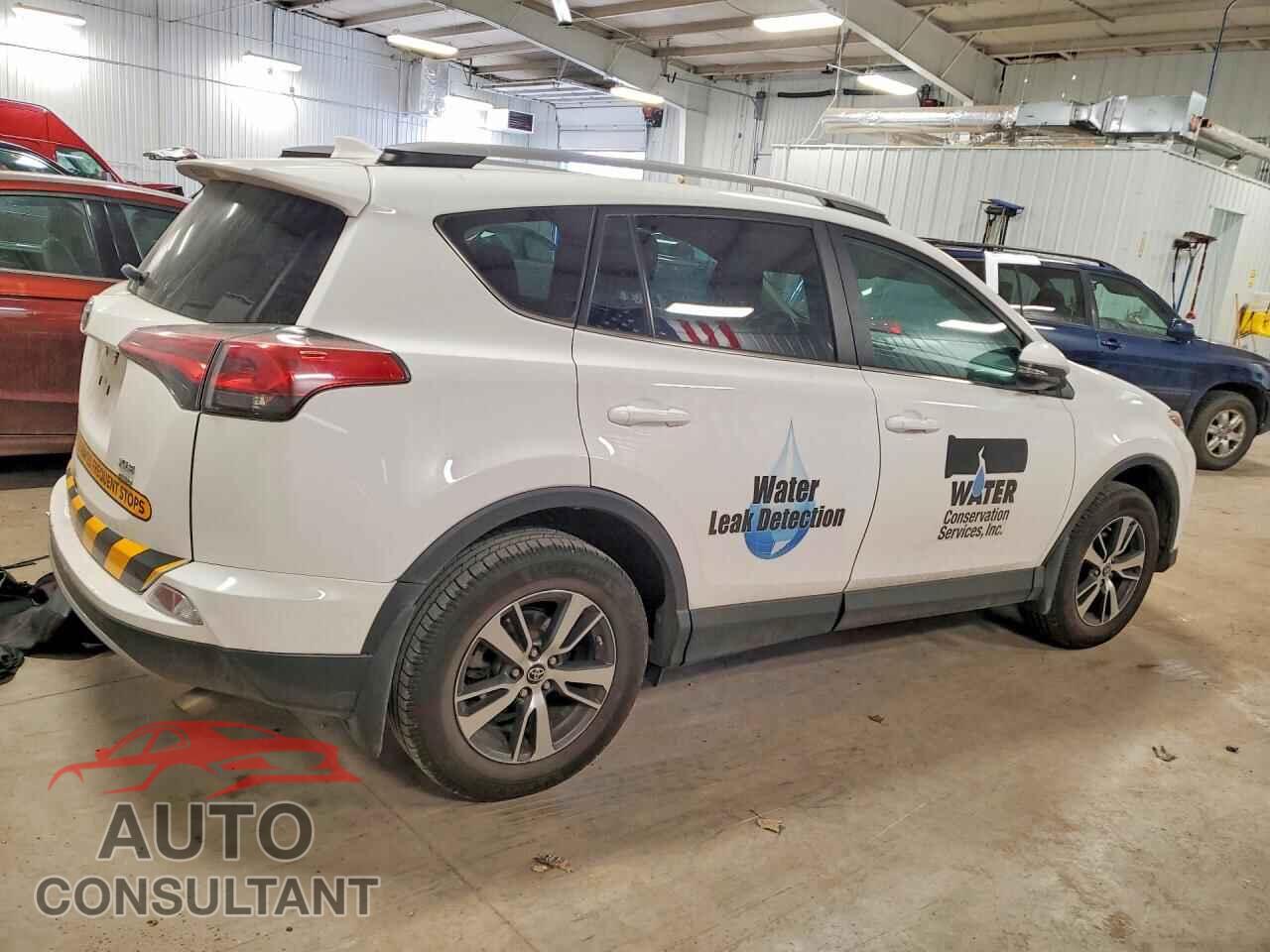 TOYOTA RAV4 2018 - 2T3RFREV1JW855155