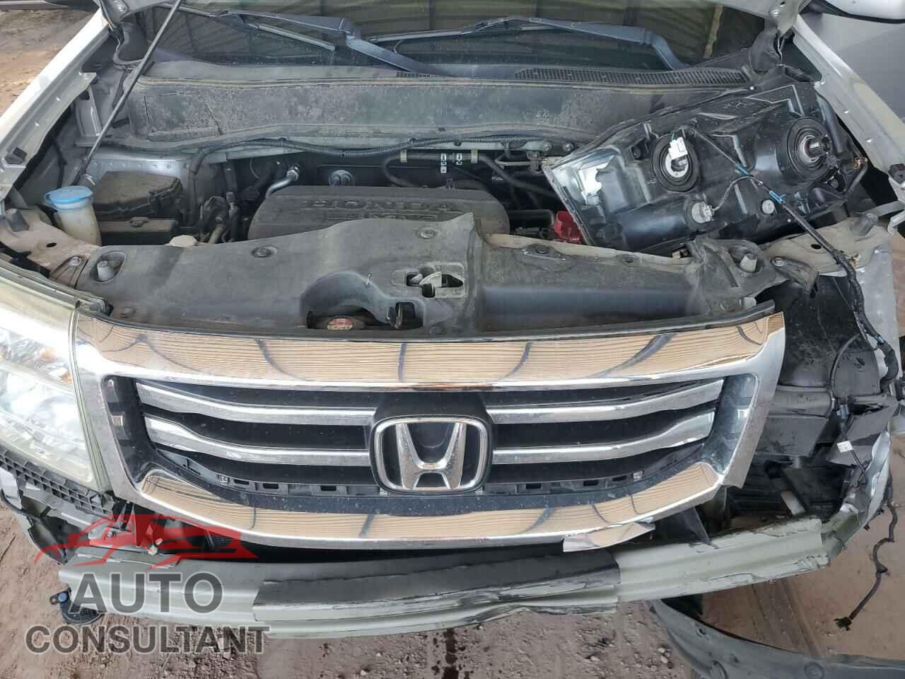 HONDA PILOT 2013 - 5FNYF3H45DB033500