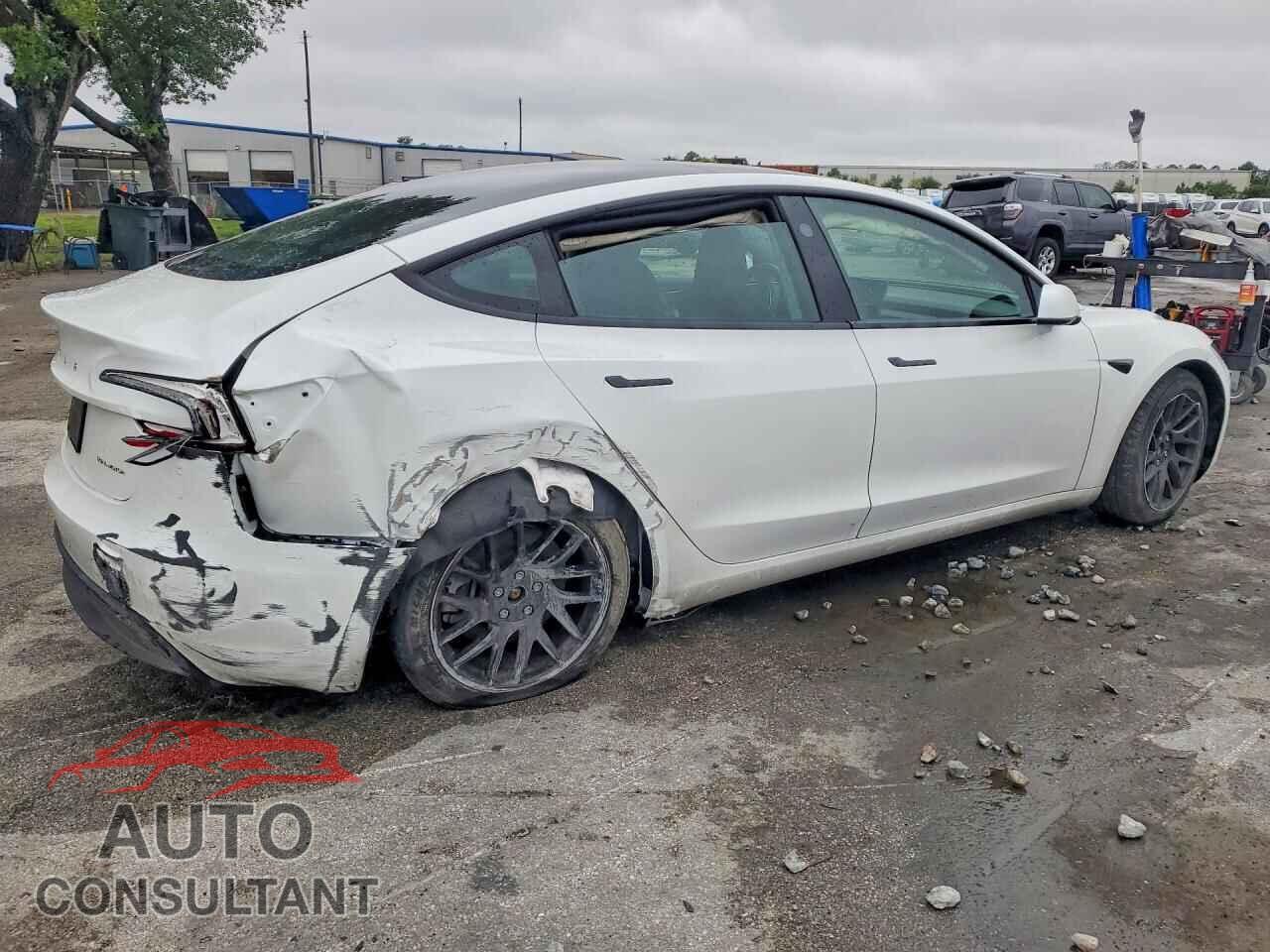 TESLA MODEL 3 2024 - 5YJ3E1EB0RF820821
