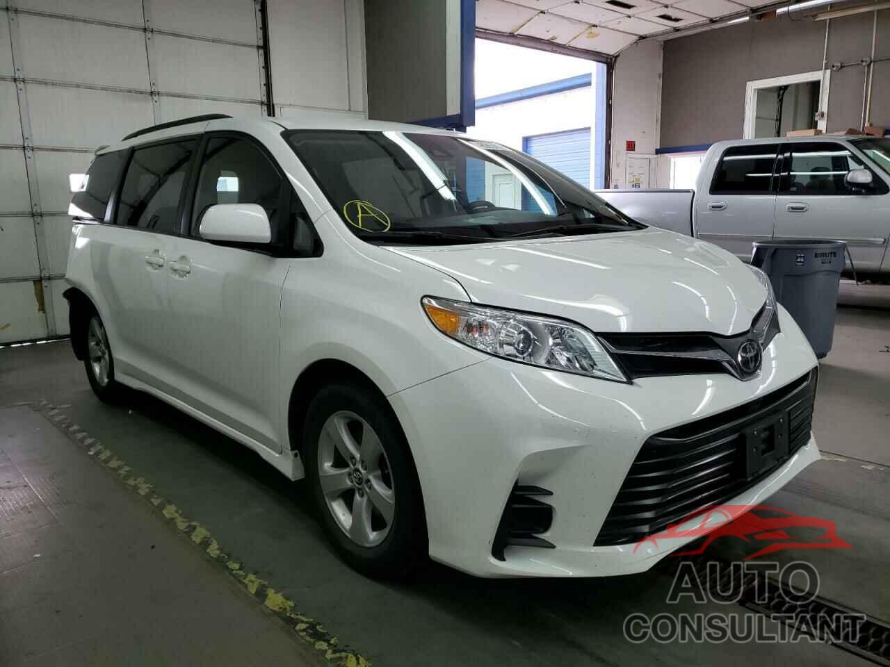 TOYOTA SIENNA 2019 - 5TDKZ3DC6KS002386