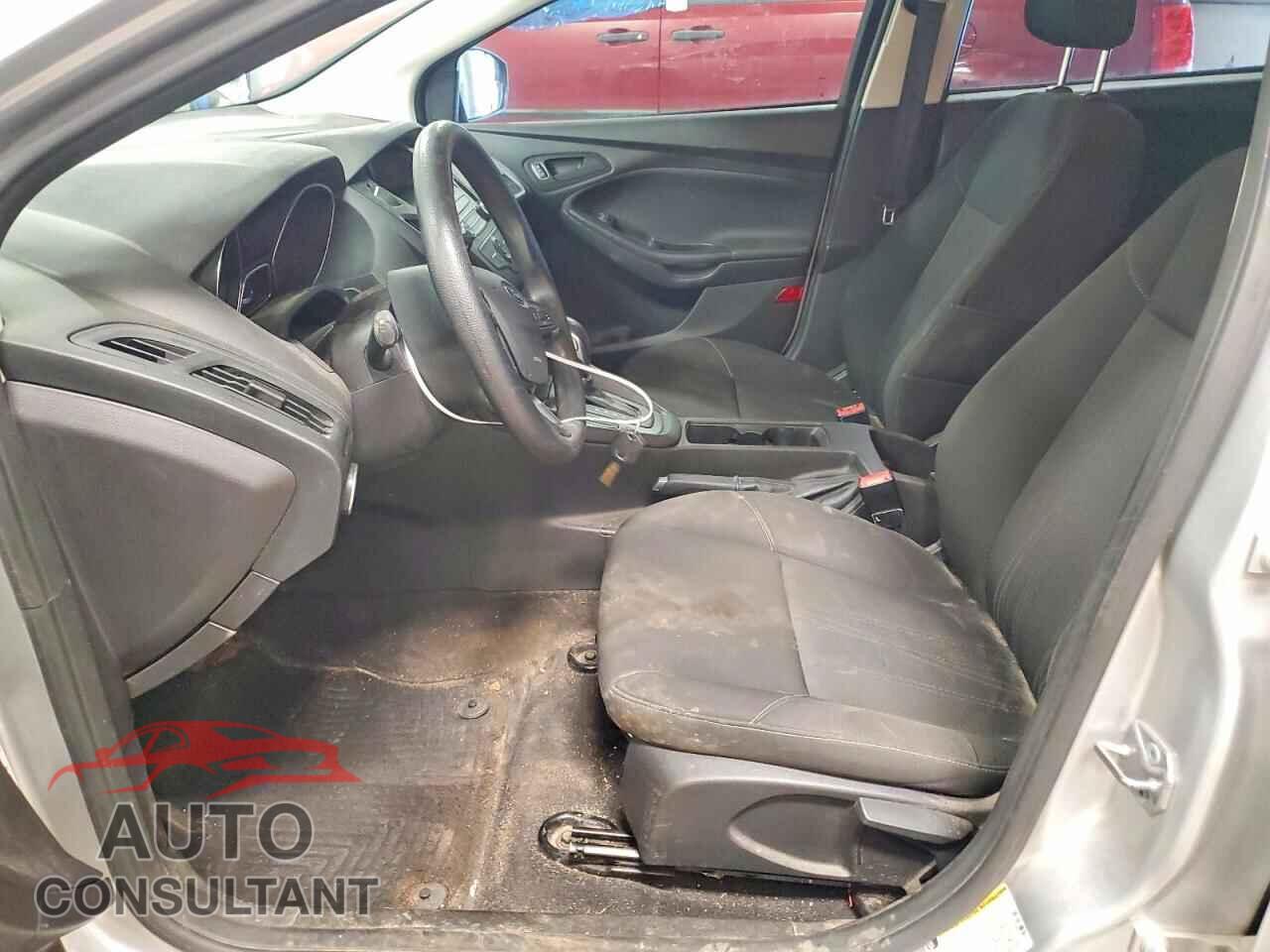 FORD FOCUS 2017 - 1FADP3E26HL244731