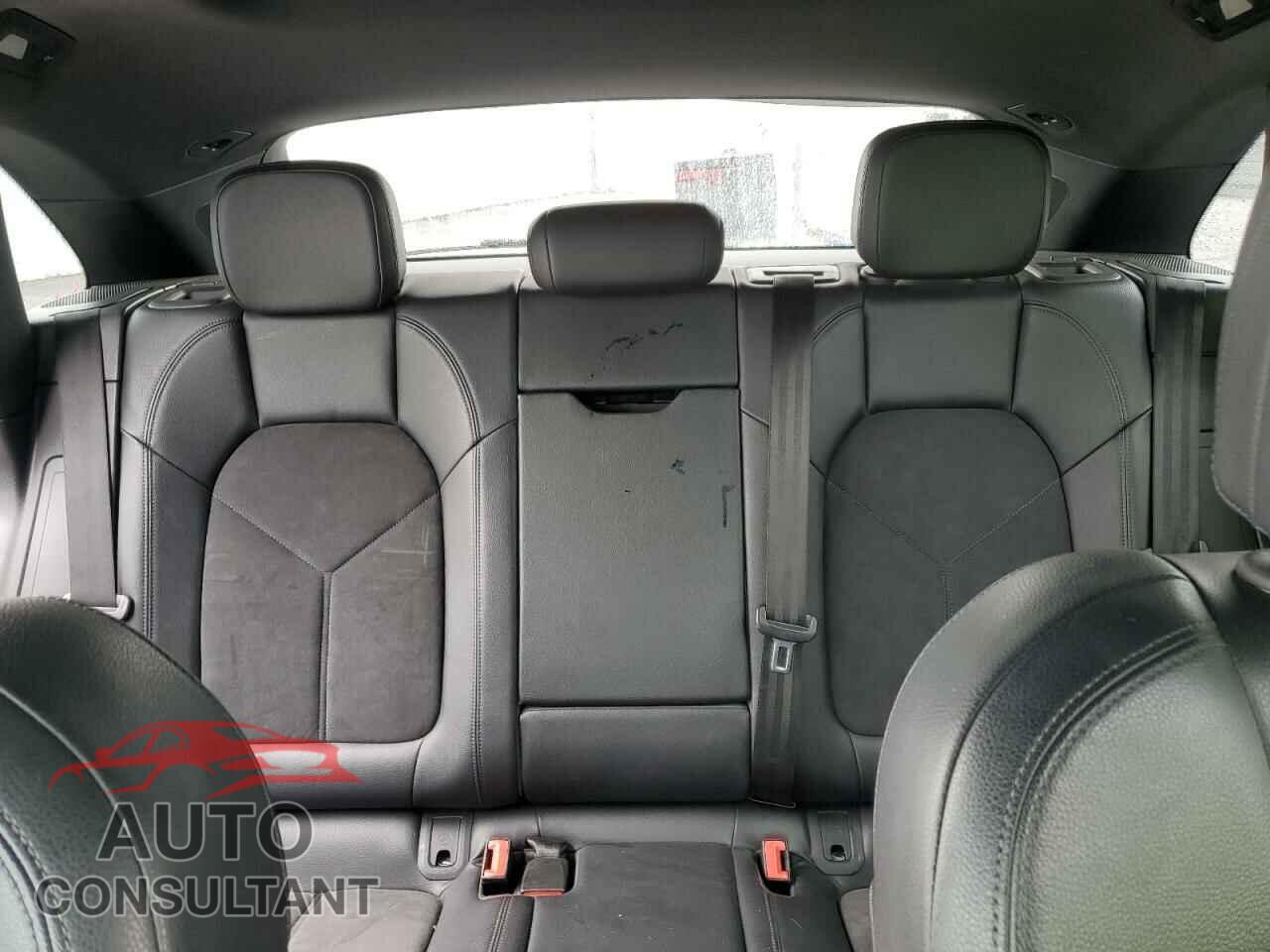 PORSCHE MACAN 2018 - WP1AA2A56JLB07012