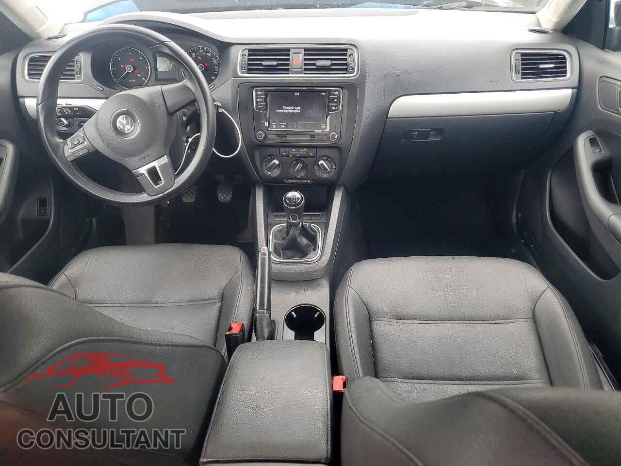 VOLKSWAGEN JETTA 2012 - 3VW3L7AJ8CM465581
