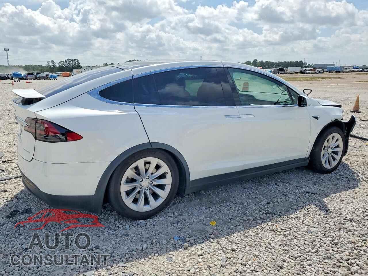 TESLA MODEL X 2020 - 5YJXCBE22LF239308