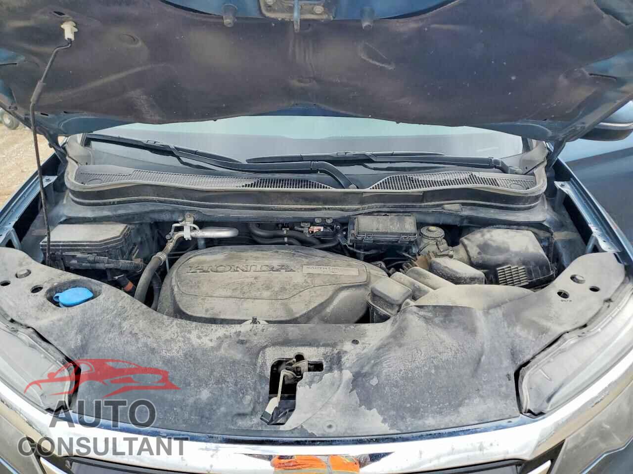 HONDA PILOT 2017 - 5FNYF6H96HB009595