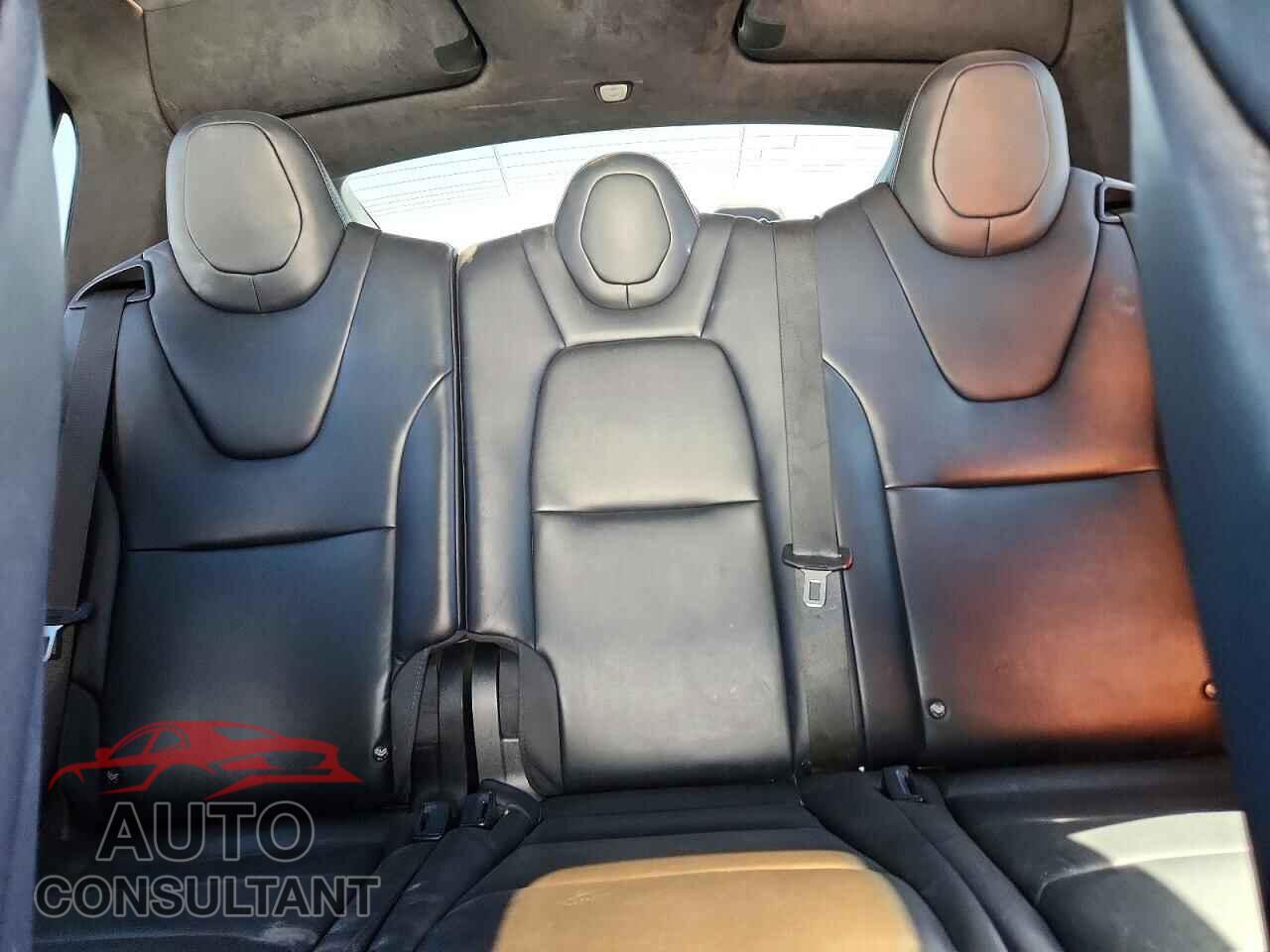 TESLA MODEL X 2019 - 5YJXCAE21KF183015