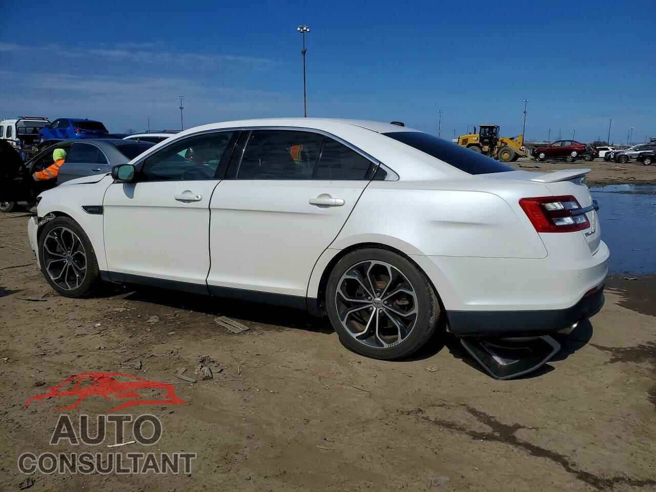 FORD TAURUS 2013 - 1FAHP2KT3DG159549