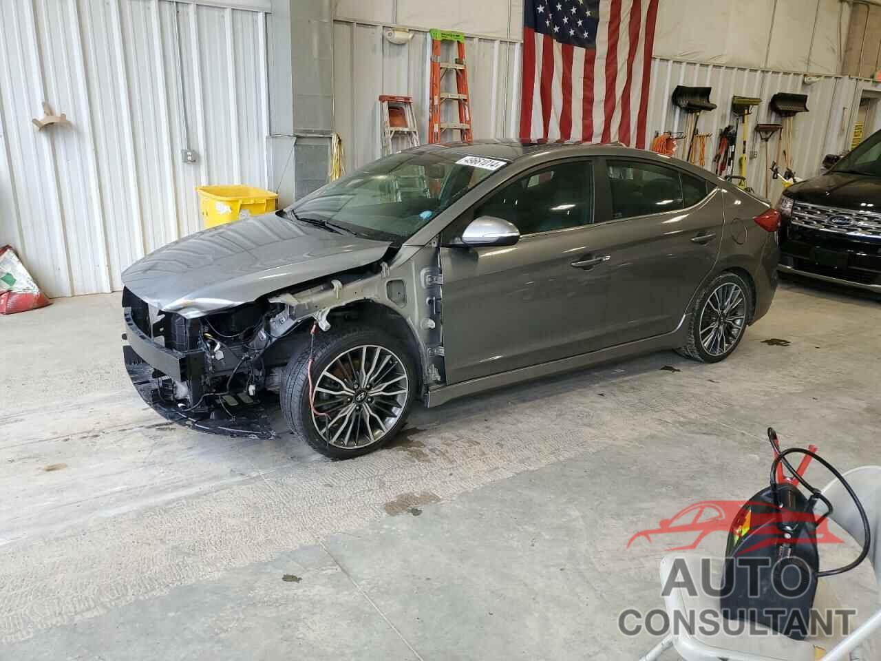 HYUNDAI ELANTRA 2018 - KMHD04LB7JU524600