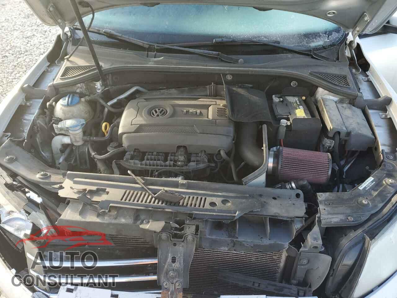 VOLKSWAGEN PASSAT 2015 - 1VWAT7A33FC081948