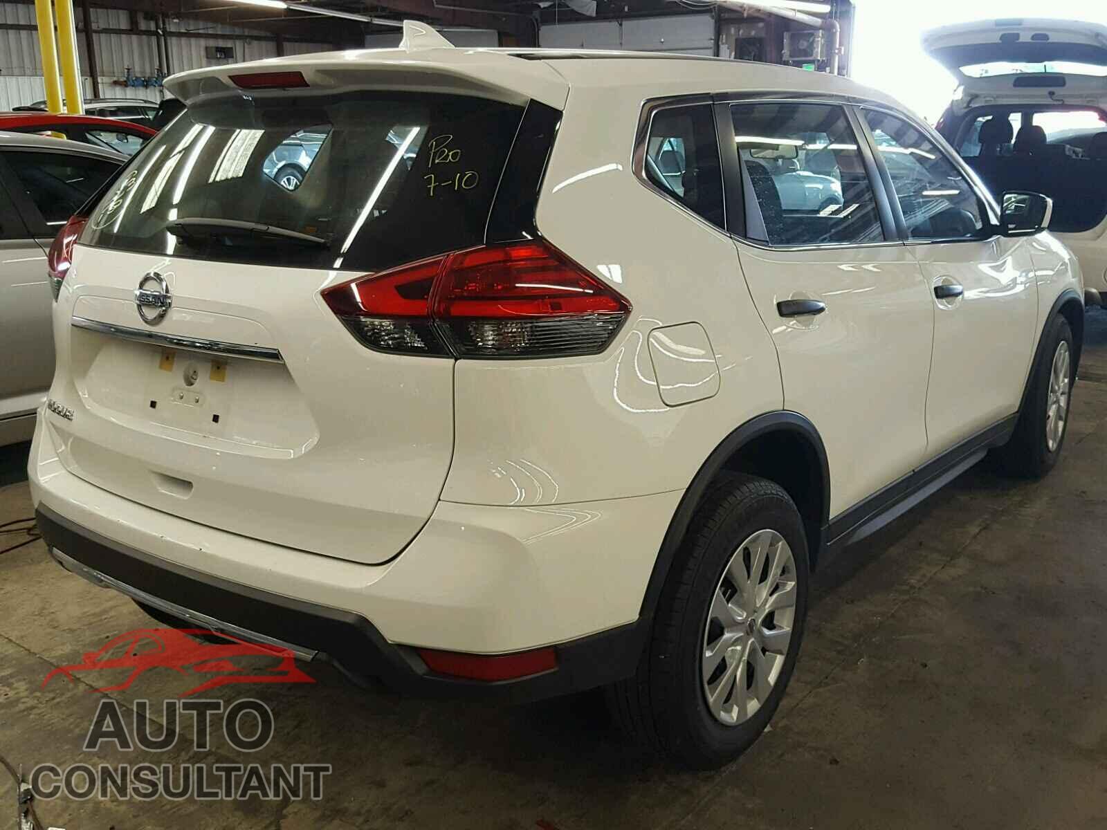 NISSAN ROGUE S 2017 - KNMAT2MT0HP557490