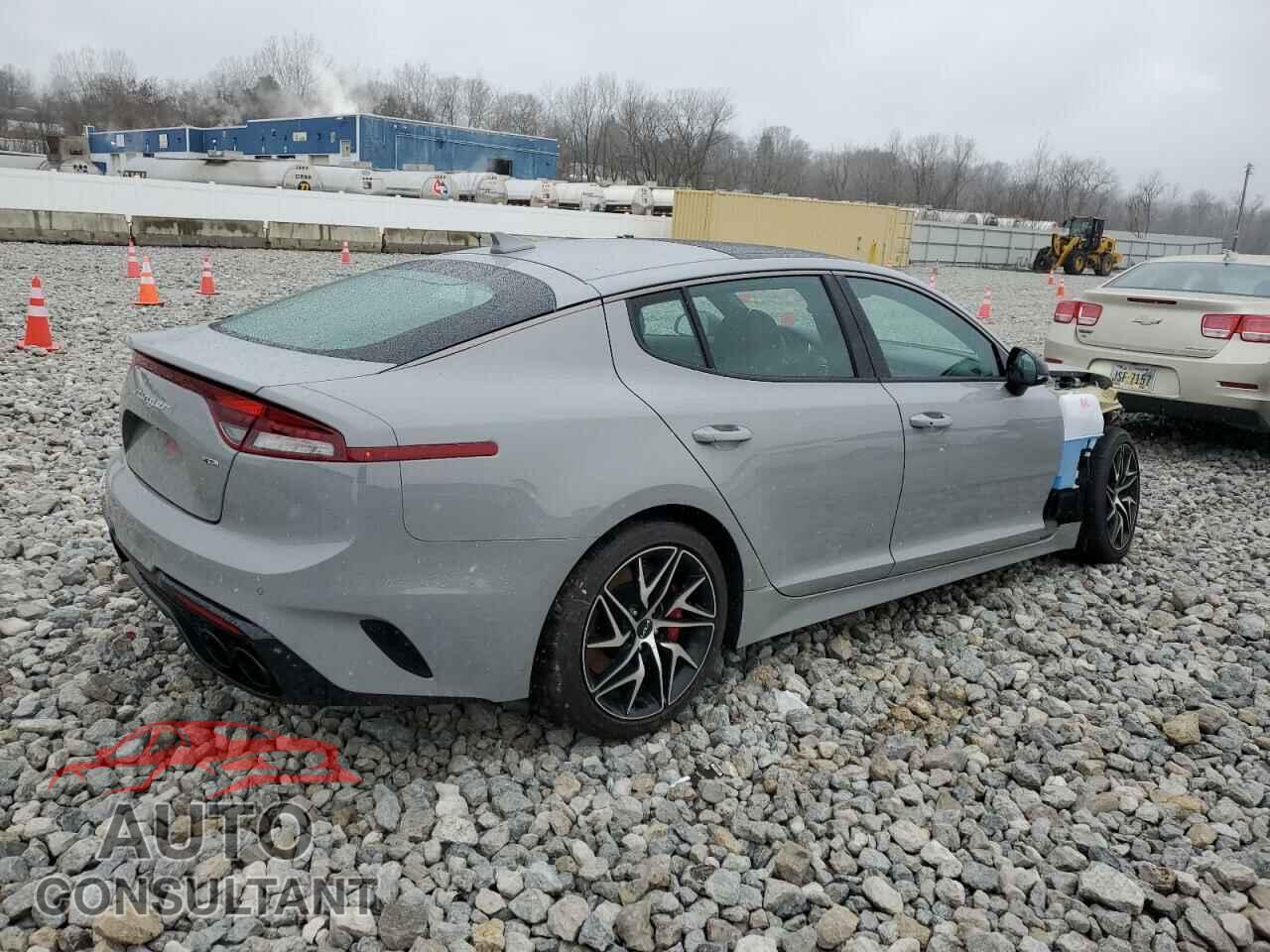 KIA STINGER 2023 - KNAE35LD8P6130847