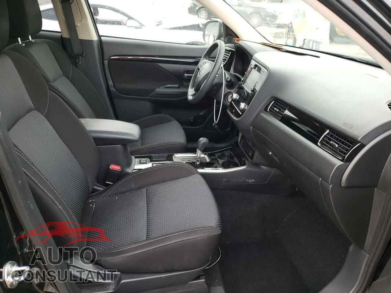 MITSUBISHI OUTLANDER 2020 - JA4AD2A38LZ040060