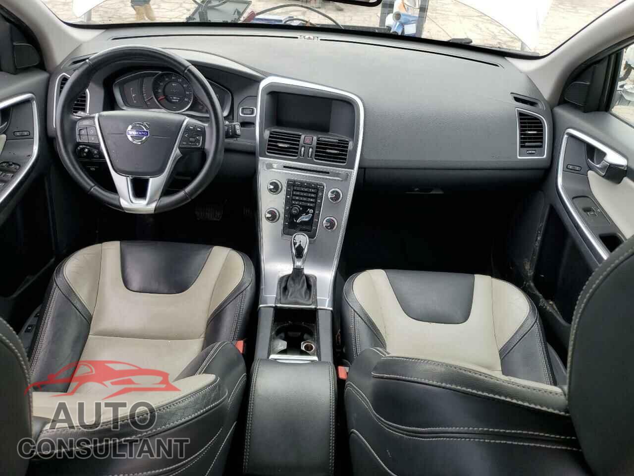 VOLVO XC60 2017 - YV440MDJ3H2094044