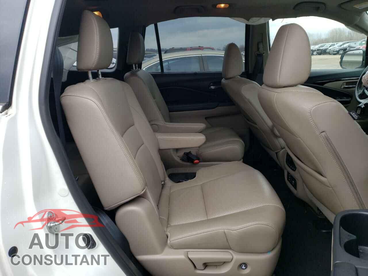 HONDA PILOT 2017 - 5FNYF6H08HB094697