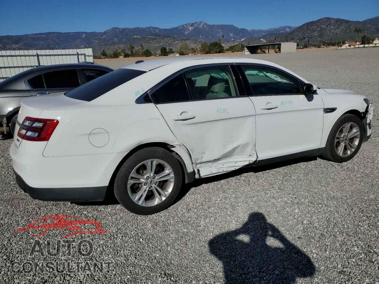 FORD TAURUS 2017 - 1FAHP2E86HG135226