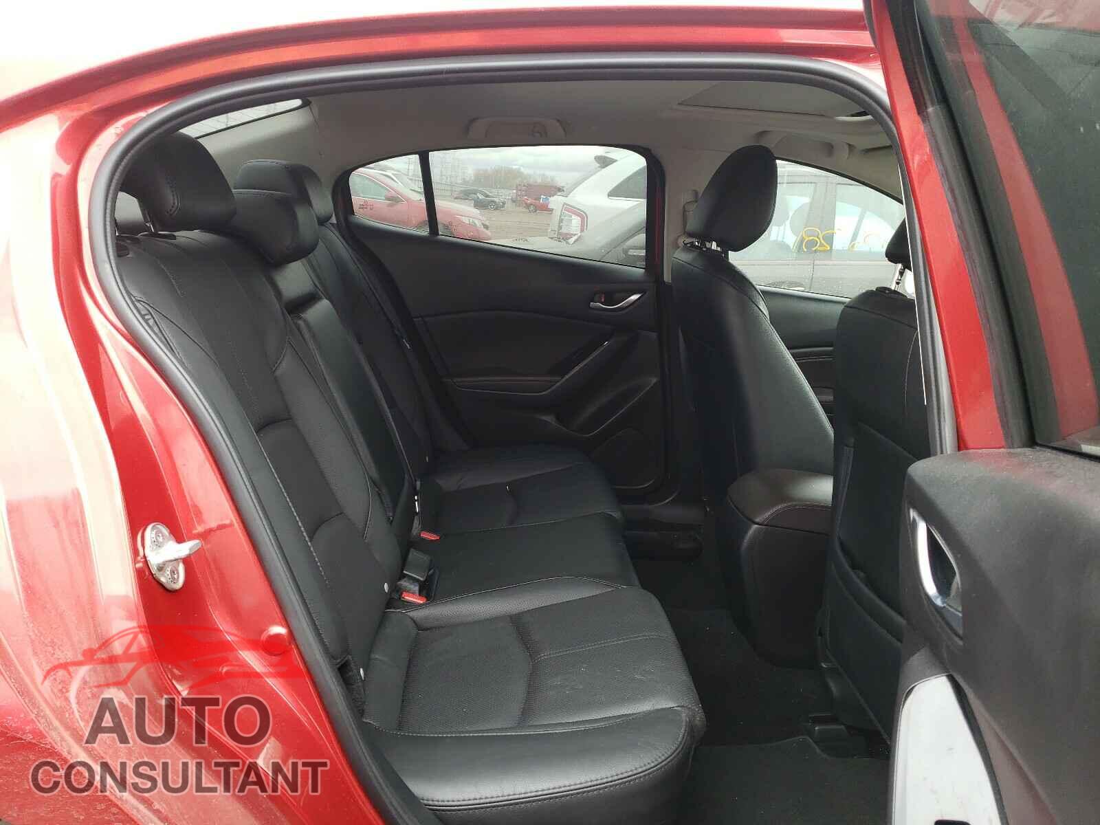MAZDA 3 2018 - 3MZBN1W30JM186264