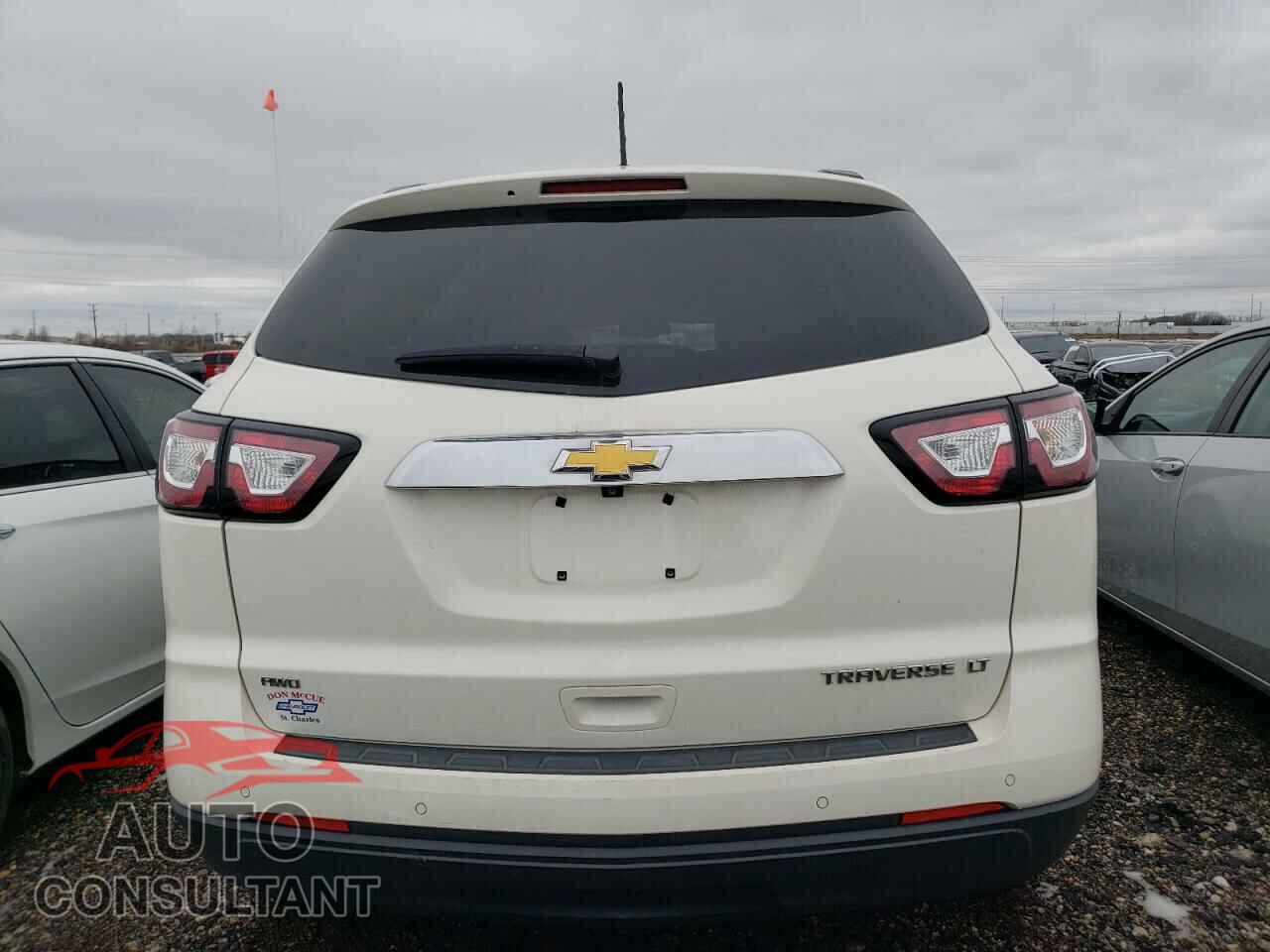 CHEVROLET TRAVERSE 2015 - 1GNKVHKD4FJ135971