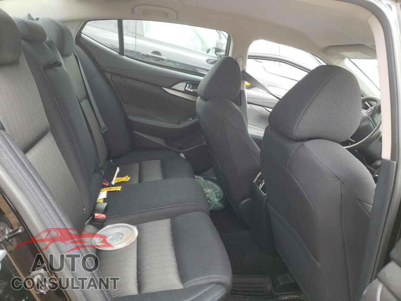 NISSAN MAXIMA 2017 - 1N4AA6APXHC440856